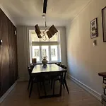 Lejlighed Indre Kobenhavn Taet Ved Hovedbanegarden.